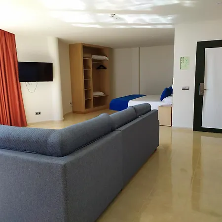 Pocillos Playa, Solo Adultos