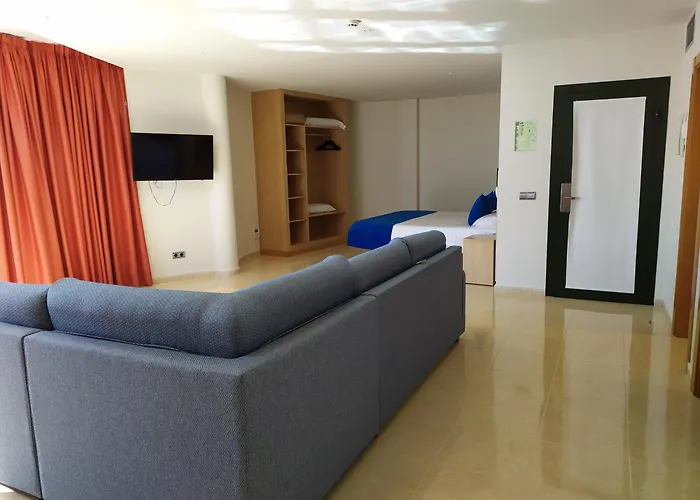 Pocillos Playa, Solo Adultos