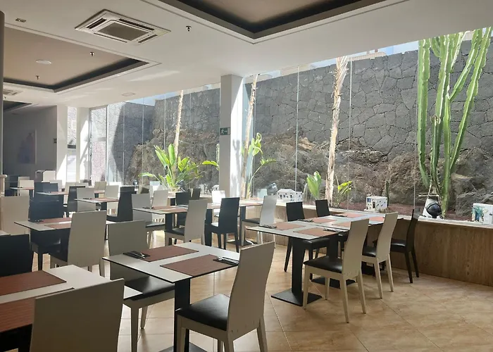 Pocillos Playa, Solo Adultos