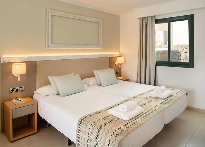 Pocillos Playa, Solo Adultos Hotel